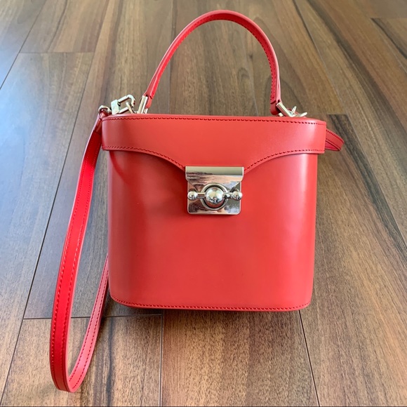 A.Cloud spacecraft turn lock top handle red bag with long strap - Picture 1 of 7